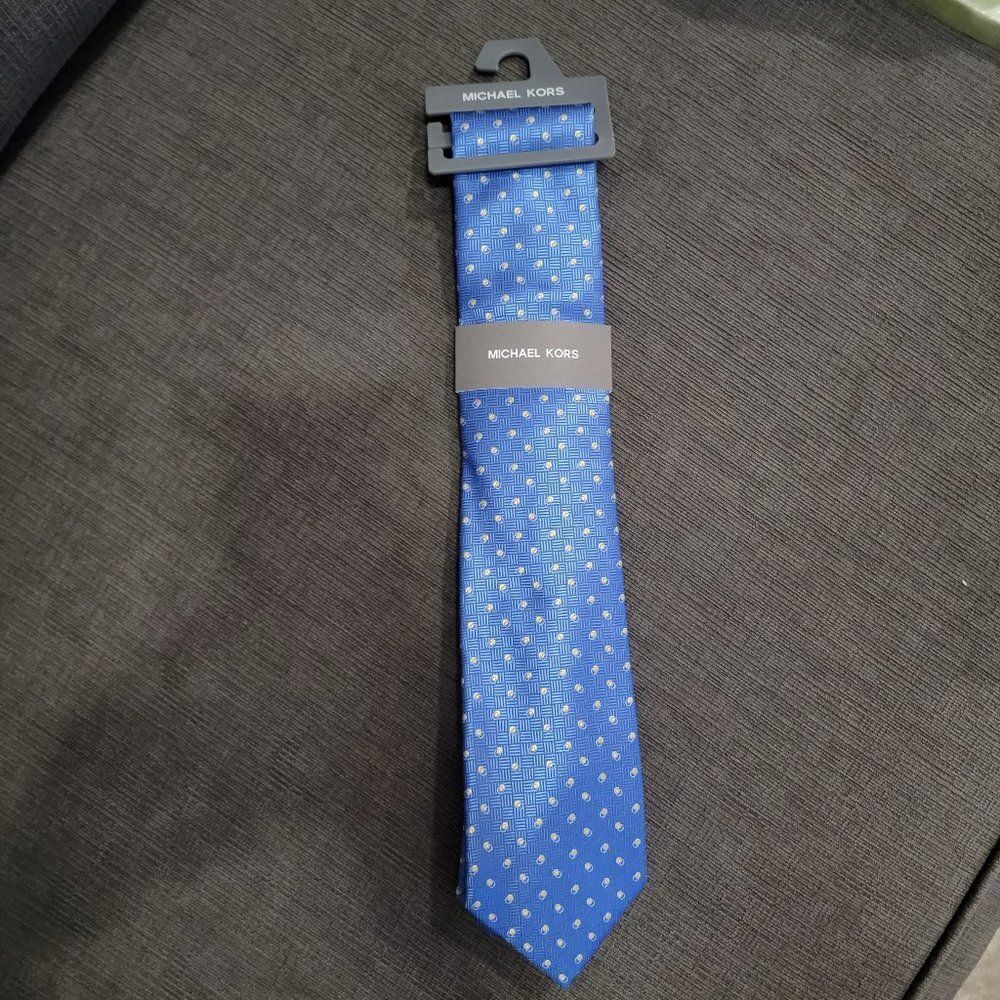 Michael Kors S52403 Men's Blue Silk Classic Self-Tied Necktie